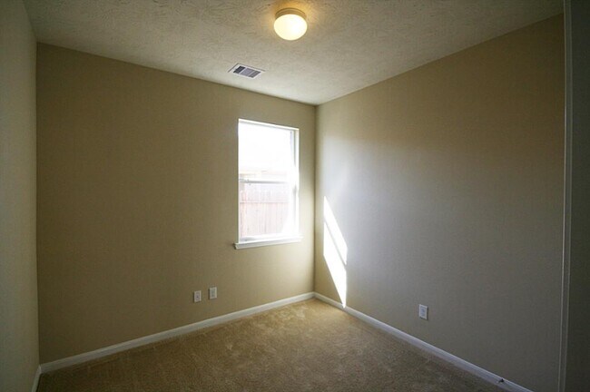 Building Photo - 24547 Foxberry Glen Ln