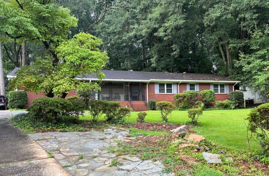 Building Photo - 2510 Headland Dr