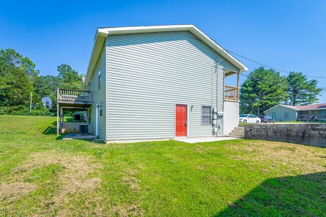 Building Photo - Iris Lane
