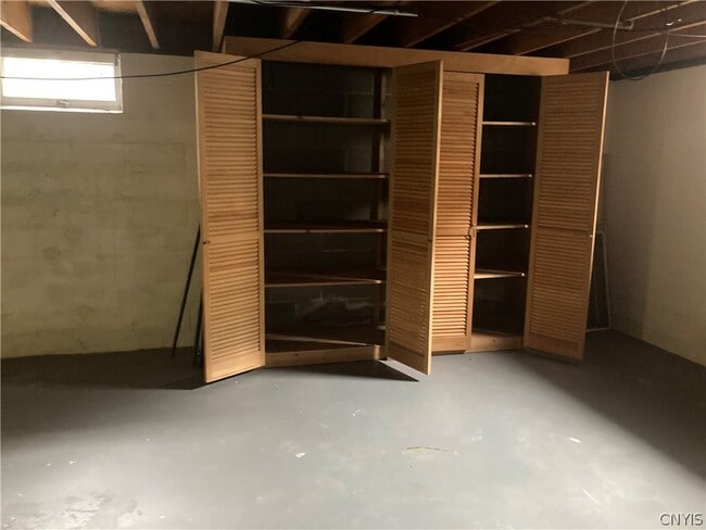 Building Photo - 449 Bugbee Dr