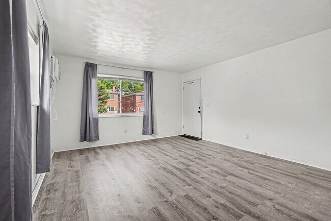 Building Photo - 3635 Northdale Pl