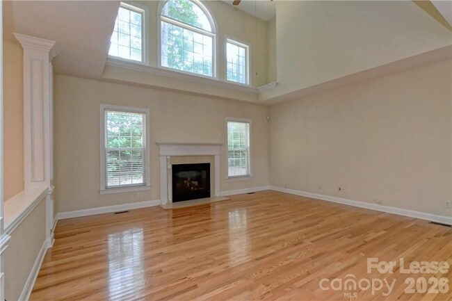 Building Photo - 10496 Gunnison Ln