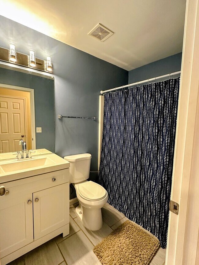 Building Photo - 3-Story End Unit Townhouse