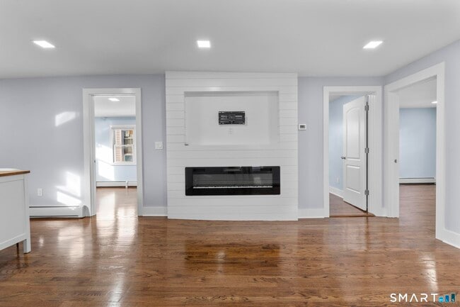 Building Photo - 75 Commercial St