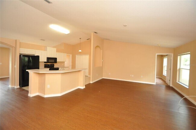 Building Photo - 65 Rolling Fern Dr