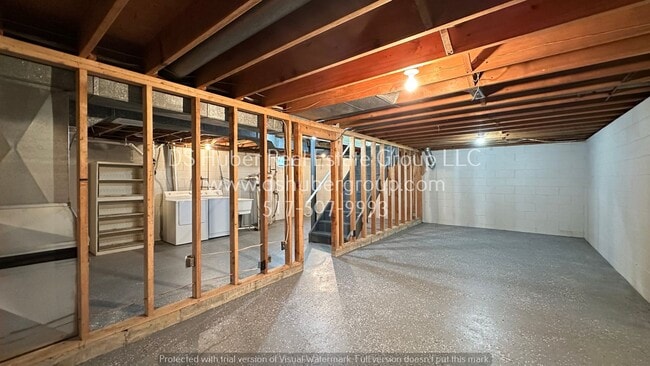 Building Photo - 11150 Beardslee Rd