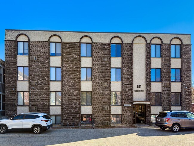 Building Photo - Studio Apartment on Main Street Downtown Madison