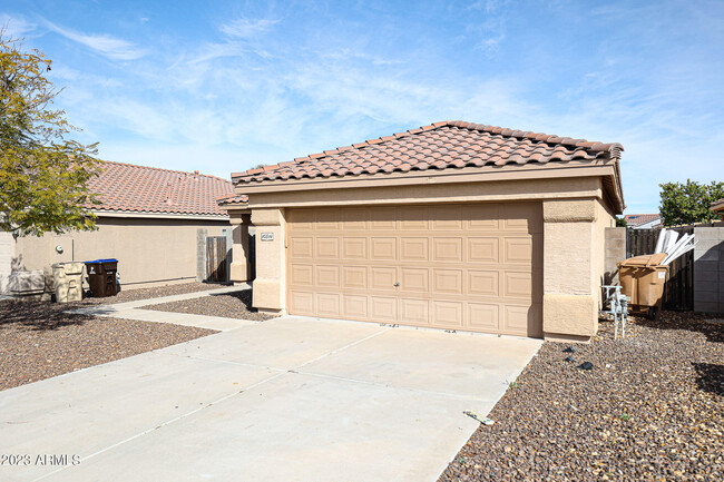 Building Photo - 10514 W Foothill Dr