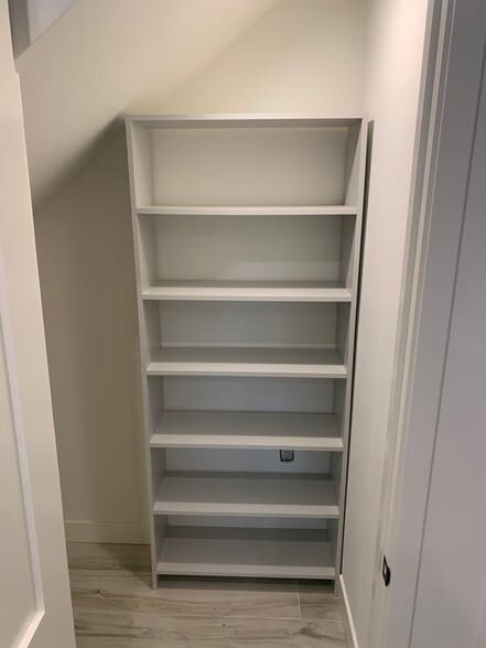 Kitchen pantry - 20344 Lorne St