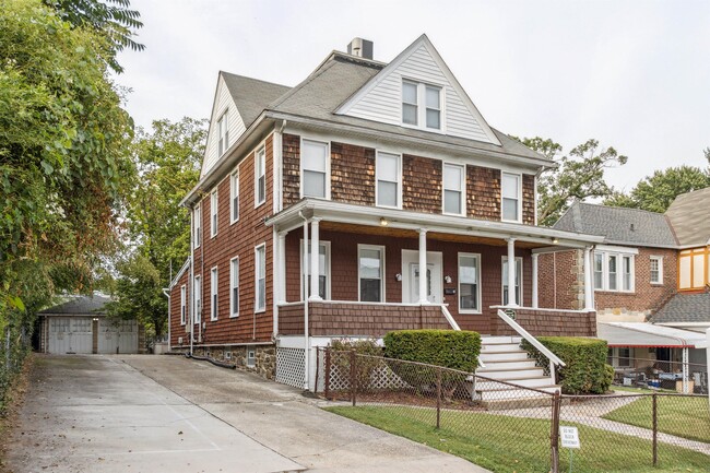 Building Photo - 516 Beaumont Ave