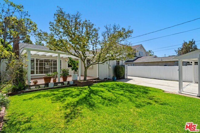Building Photo - 513 Arbramar Ave