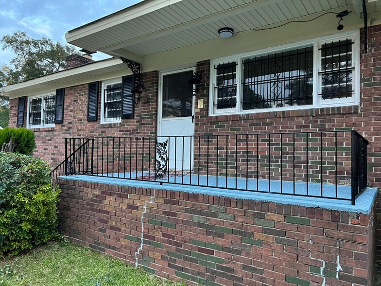 Building Photo - 2623 Flewellyn Ct