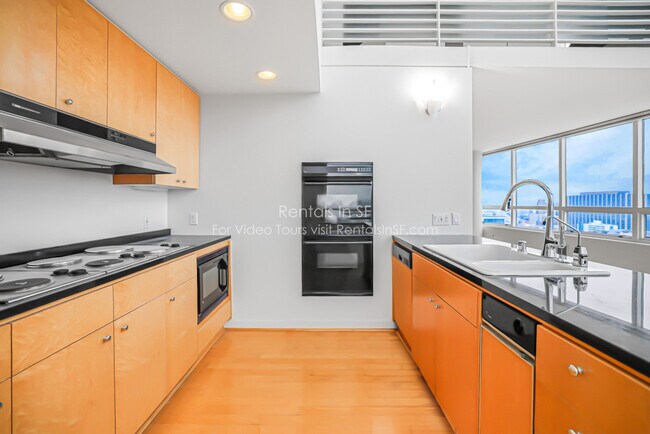 Building Photo - 1388 Gough St