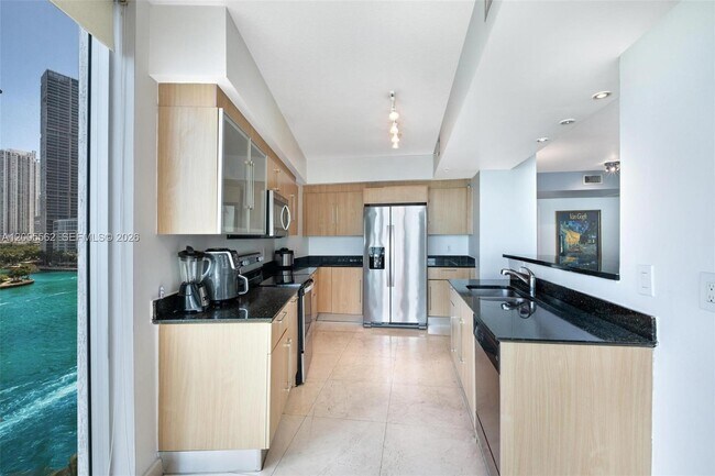 Building Photo - 325 S Biscayne Blvd