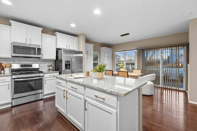 Building Photo - Beautifully Upgraded 3-Bedroom Home in Prairie Village with Finished Basement