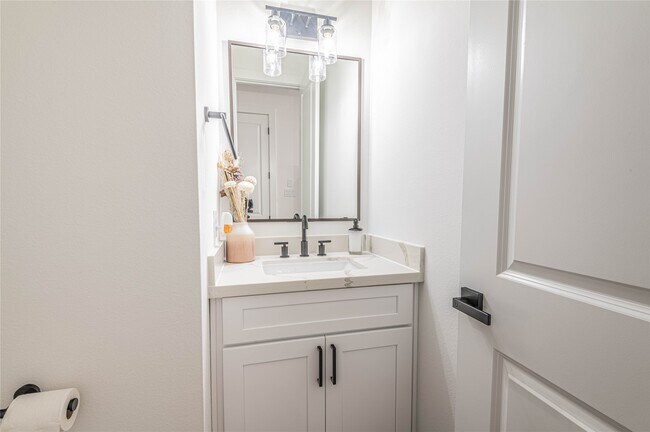 Building Photo - 3507 Ennis St