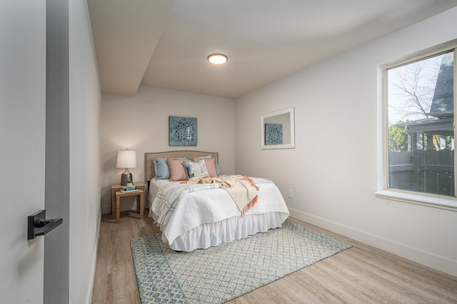 Ave View Bedroom (3).jpg - Avenue View Apartments