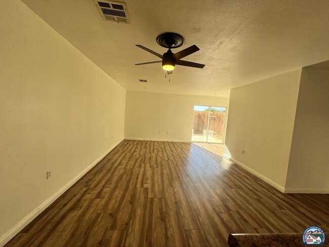 Building Photo - 1160 Rosas St