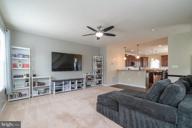 Building Photo - 7469 Tanyard Knoll Ln