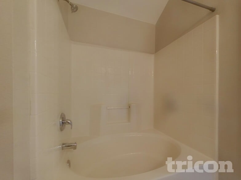 Building Photo - 5712 Parkview Hills Ln