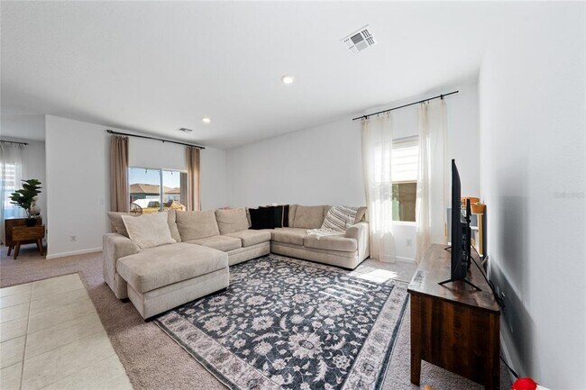 Building Photo - 1485 Effra Wy