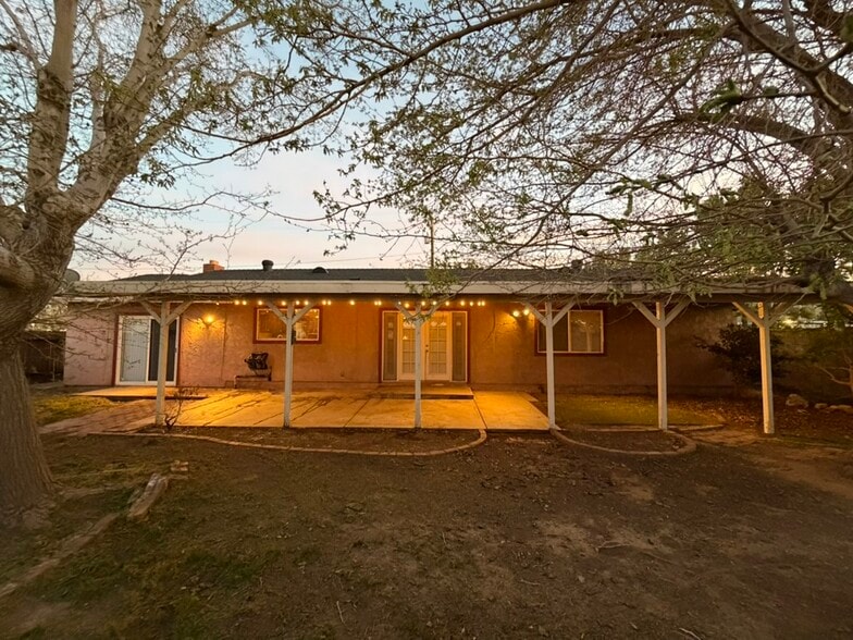 Back Yard - 5527 W Avenue M2