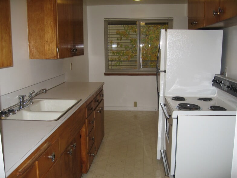 Building Photo - 3659 Dayton Ave N