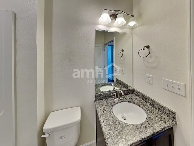 Building Photo - 511 Pine Terrace Dr