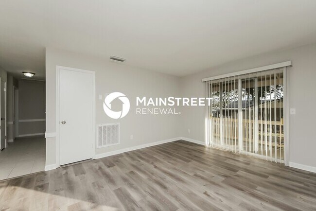 Building Photo - 3 Bedroom Pet-Friendly Home in WINTER HAVEN, FL with Main Street Renewal