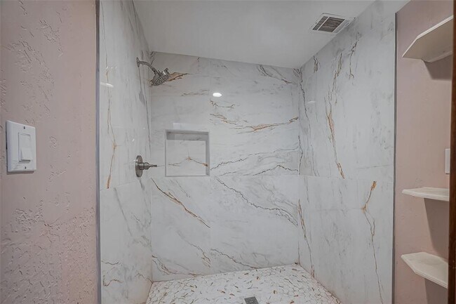 Building Photo - 4015 Black Locust Dr