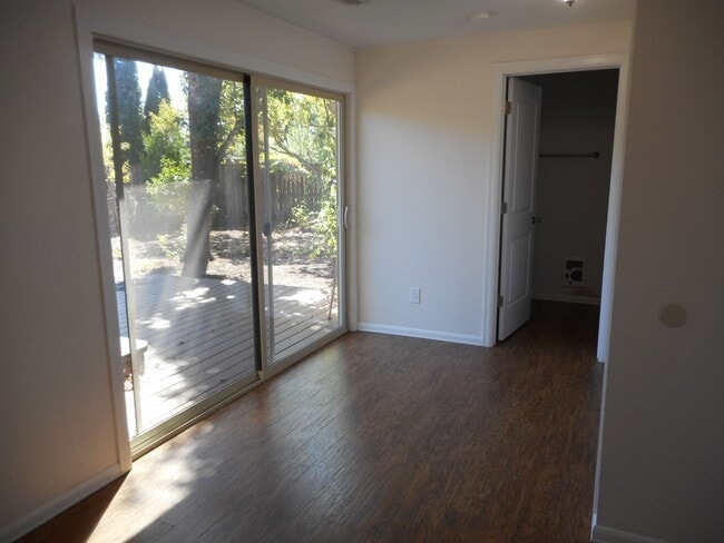 Building Photo - Beautiful single story ranch style home on cul-de-sac!