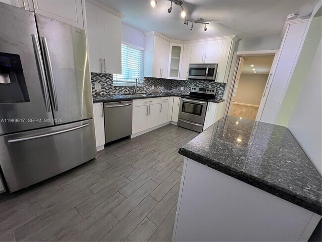 Building Photo - 432 Palmetto Dr