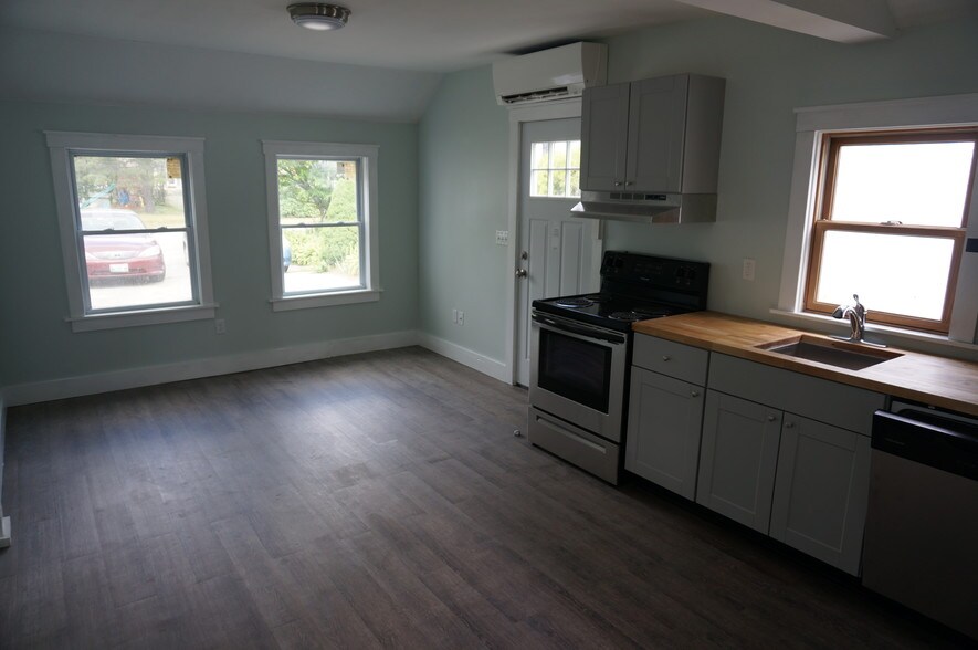 Building Photo - 142 Massachusetts Ave