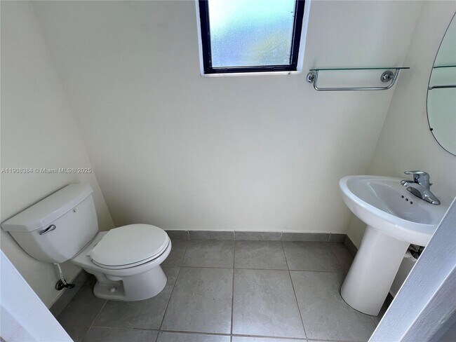 Building Photo - 11080 W 32nd Ln