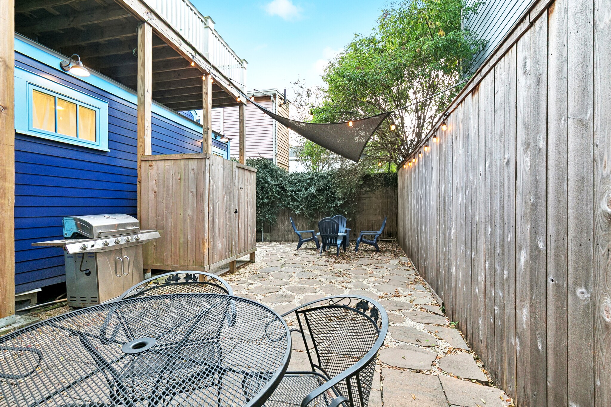 Building Photo - 2337 N Rampart St