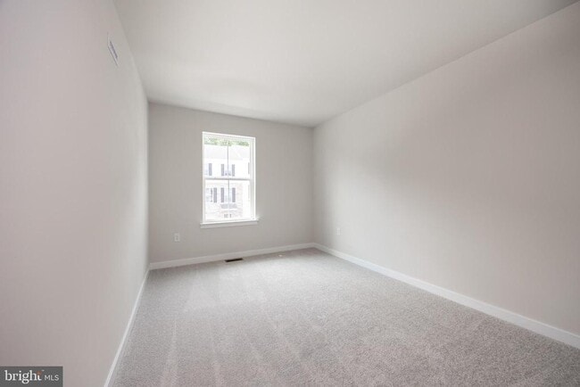 Building Photo - 245 Talucci Dr