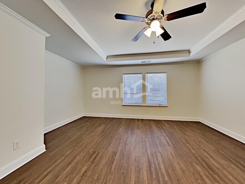 Building Photo - 144 Lindridge Dr