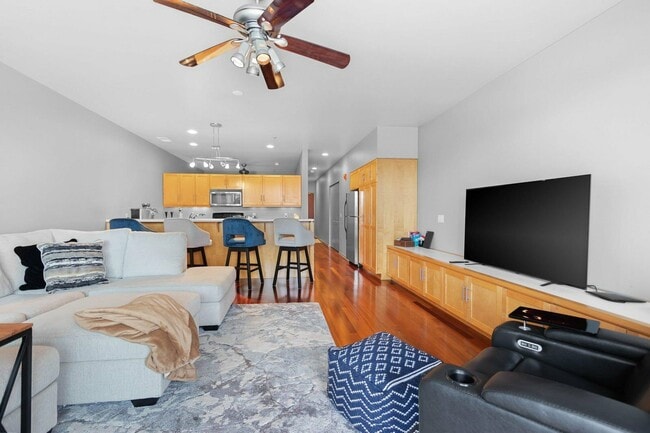 Building Photo - 101 Cherry St