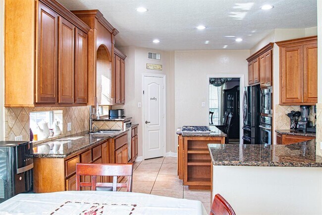 Building Photo - 9006 Stones Throw Ln