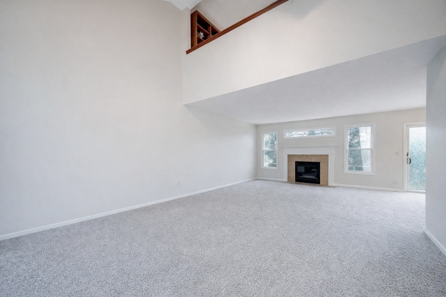 Building Photo - 8602 Smokey Hollow Dr