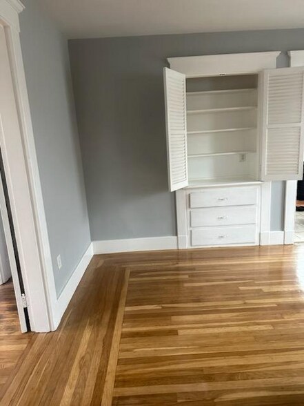 Building Photo - 533 3rd Ave