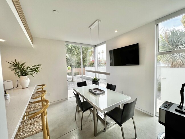 Building Photo - 73801 Shadow Mountain Dr