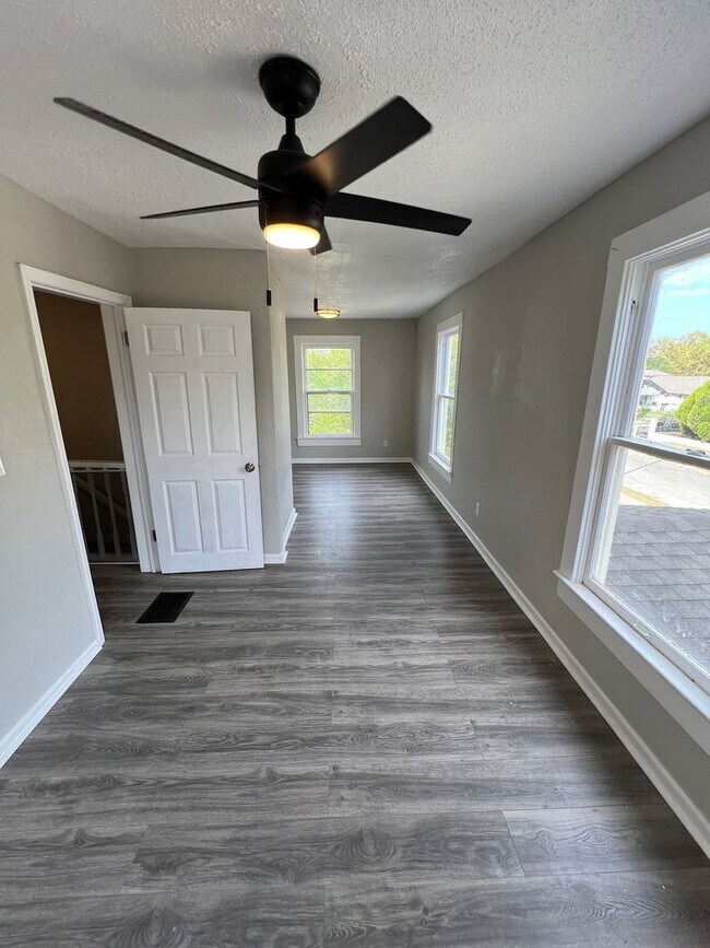 Building Photo - Updated 4-Bedroom Home with Plenty of Living and Storage Space.