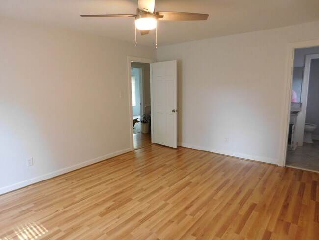 Building Photo - 3701 Lavenham Rd