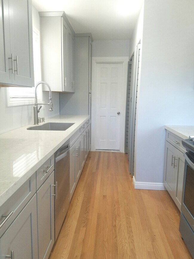 Building Photo - Cozy Remodeled 3 Bedroom Home In Culver City!