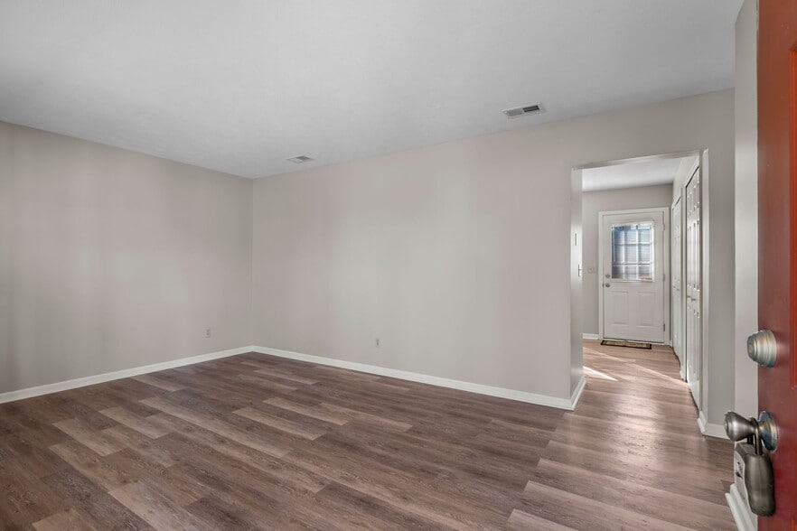 Building Photo - 2824 Airwood Dr