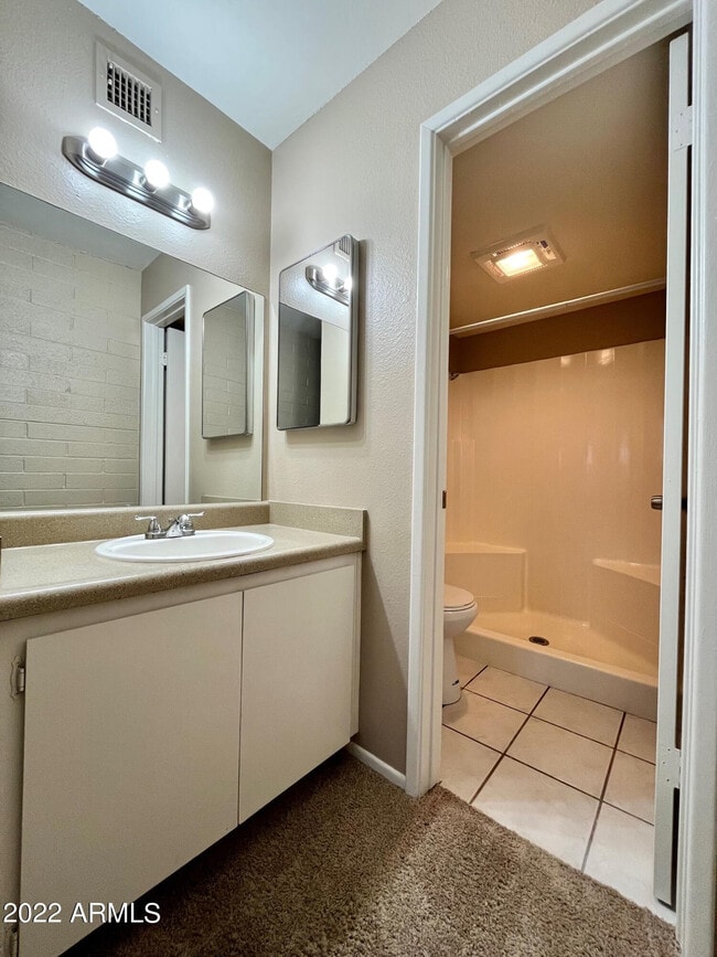 Building Photo - 1701 W Tuckey Ln