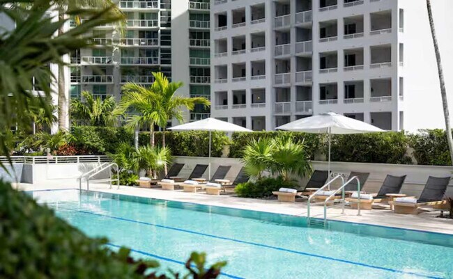 Building Photo - 1395 Brickell Ave