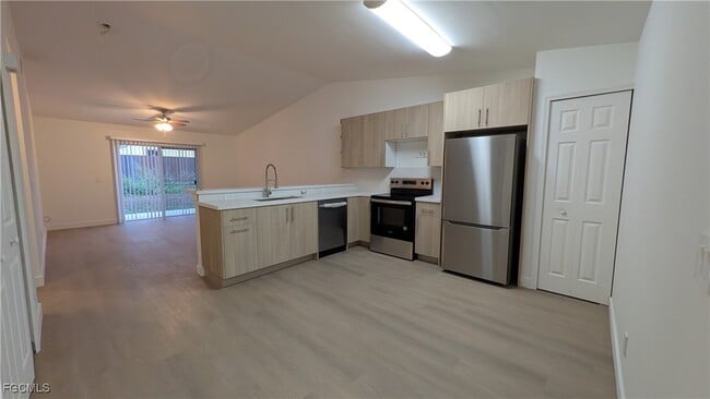 Building Photo - 5114 27th St SW