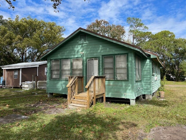 Building Photo - 250 Vernis Ave